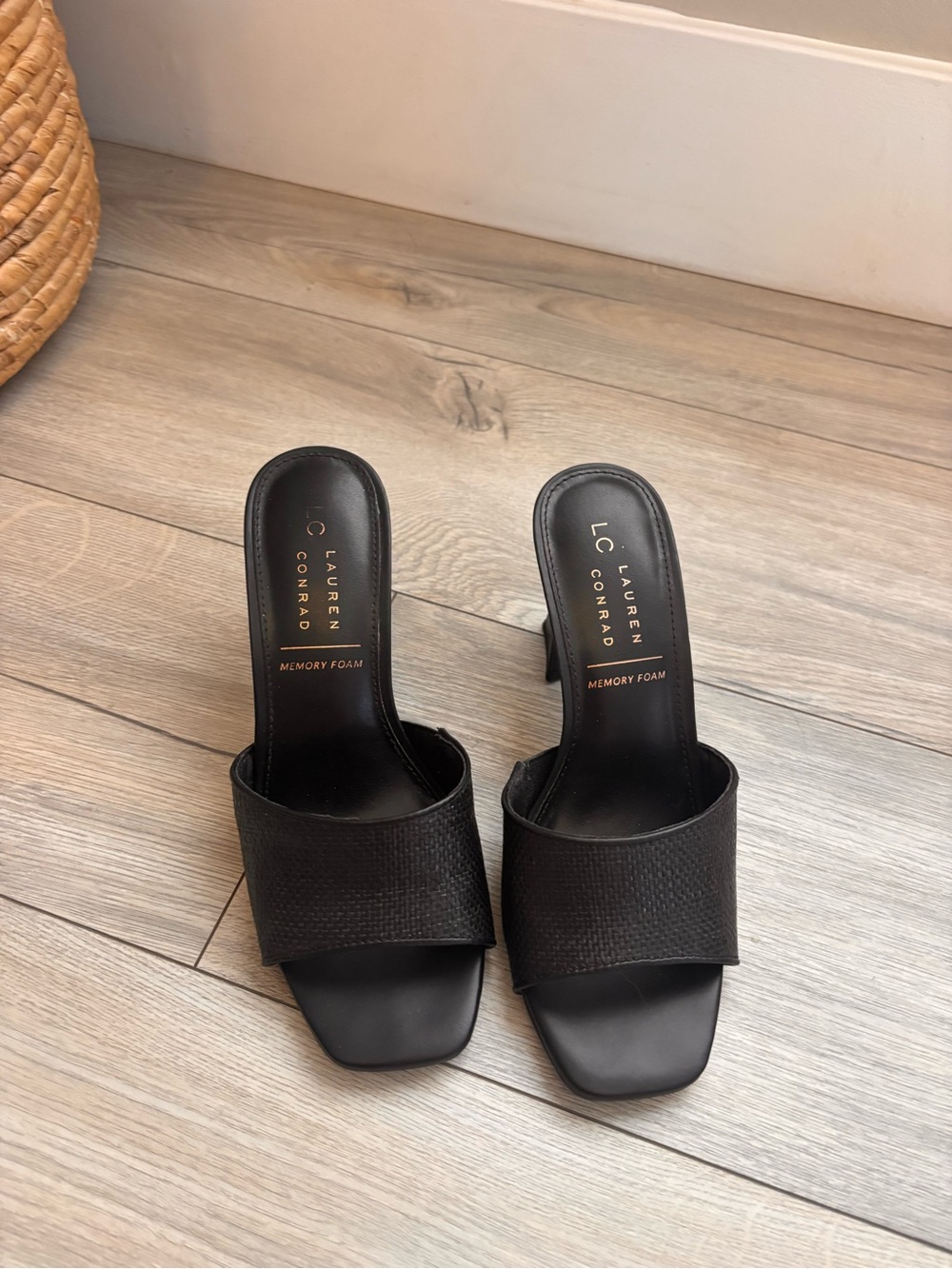 LC Lauren Conrad Black Wide-Band Memory Foam heels